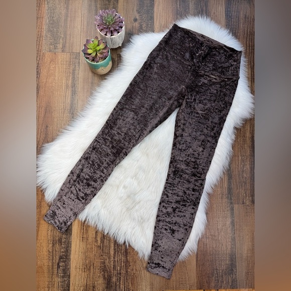 Lululemon "WUNDER LOUNGE" VELVET LEGGINGS Brown Size 8 - Picture 2 of 6